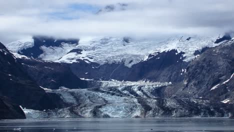 Paisaje-De-La-Bahía-Del-Glaciar-De-Alaska-Con-El-Glaciar-Johns-Hopkins