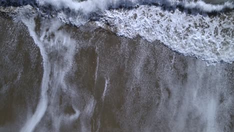 Ocean-waves-at-the-beach-in-60fps