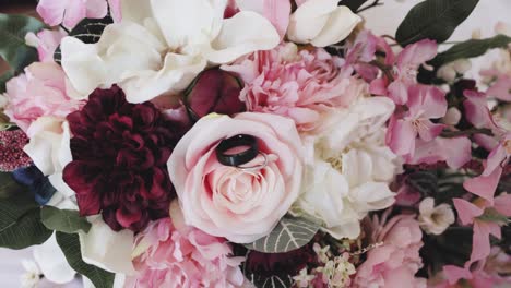 Pink,-red-and-white-rose-bouquet-from-a-wedding-at-the-Strathmere-in-Ottawa,-Ontario