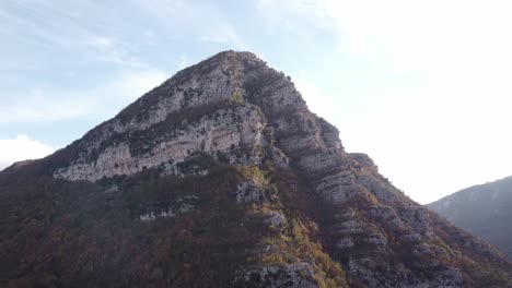Luftlandschaftsansicht-Des-Monte-Cigno-gipfels,-In-Den-Apenninen,-Italien