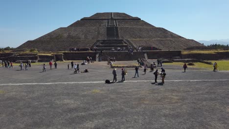 Pirámide-Del-Sol,-Teotihuacan-Cerca-De-La-Ciudad-De-México