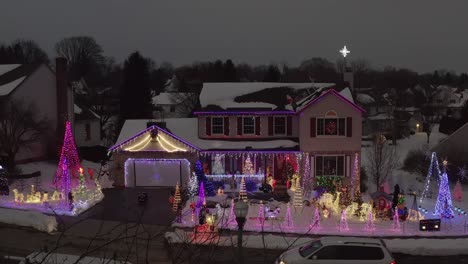 Winter-festive-holiday-Christmas-light-display