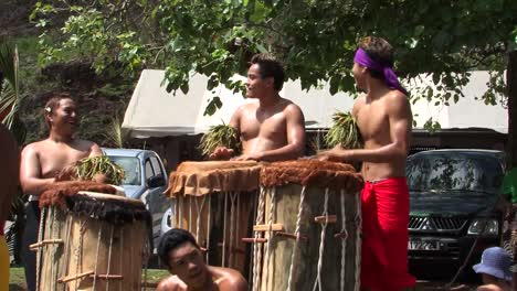Nuku-Hiva-local-musicians-playing-traditional-drums-in-public-space
