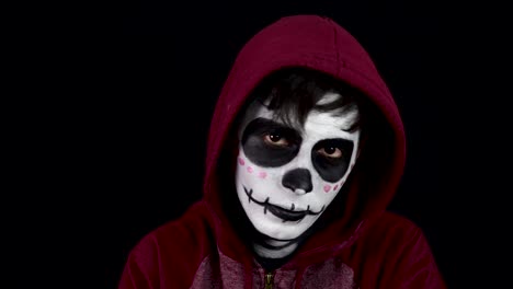 male-model-with-skull-makeup