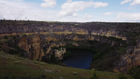 Revealing-Shot-Of-Rugged-Gorges-Of-Duraton-River