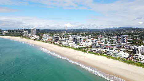 Apartment-Buildings-At-The-Seashore-Of-Palm-Beach-In-Gold-Coast,-Australia
