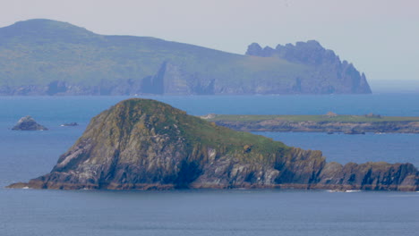 Stunning-view-over-coastal-islands-from-Dingle-Peninsula,-County-Kerry,-Ireland