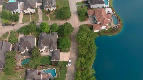 Aerial-view-of-affluent-homes-in-Houston,-Texas