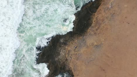 Powerful-Waves-Crashing-on-a-Cliff-in-California's-Ensenada
