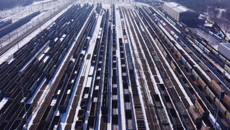 Trenes-De-Mercancías-Almacenados-En-El-Patio-De-Mercancías-En-Katowice,-Polonia