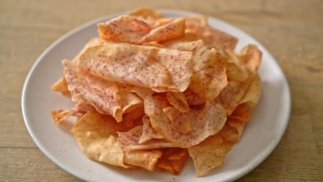 Knusprige-Taro-Chips---Frittierte-Oder-Gebackene-Geschnittene-Taro