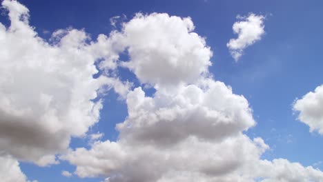 Beautiful-white-clouds-and-sky-in-time-lapse