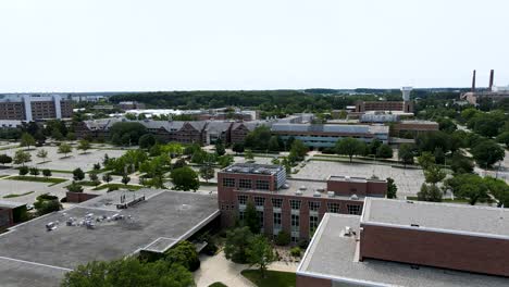 Panning-left-with-Mavic-Air-2-over-campus