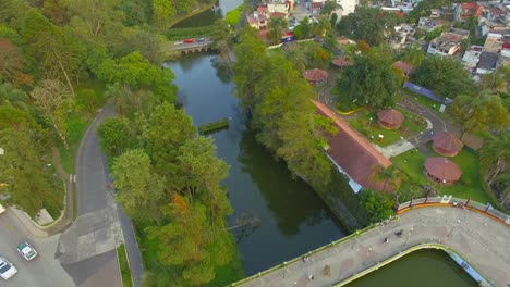 Aerial-view-with-drone-of-the-lakes-walk-in-Xalapa,-Veracruz
