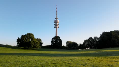 Luftaufnahme-Des-Olympiaparks-München-Im-Sommer