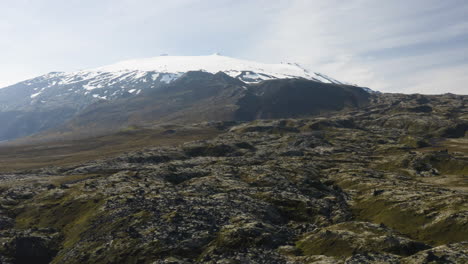 Terreno-Rocoso-Accidentado-Creado-Por-Las-Montañas-Volcánicas-De-Islandia---Antena