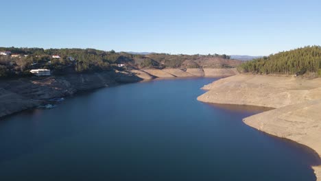 4k-Luftaufnahme-Eines-Portugiesischen-Staudamms