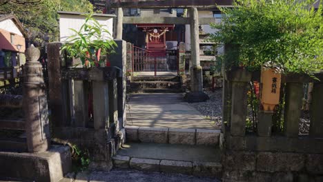 Small-Japanese-Shrine-at-Gujo-Hachiman-City,-Gifu-Japan