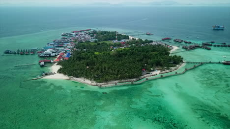Blick-über-Die-Insel-Mabul-In-Malaysia