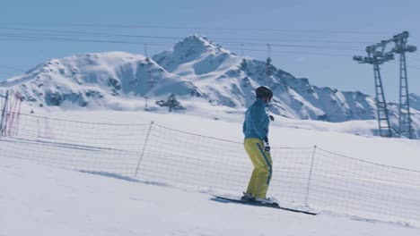 skillful-snow-skier-do-maneuver-on-slope,-winter-ski-resort