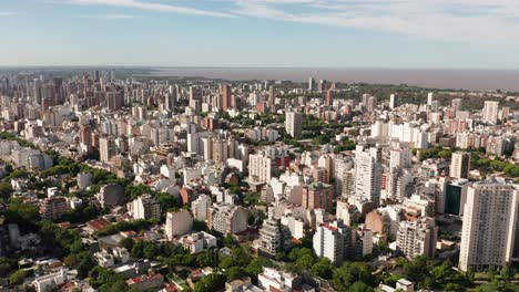 Un-Panorama-Excepcional-De-La-Ciudad-Que-Se-Extiende-Hasta-El-Horizonte-Capturado-Desde-El-Aire