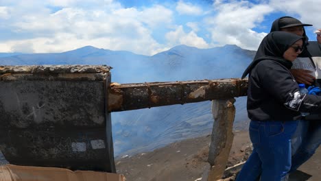 The-journey-from-the-stairs-to-the-top-of-the-crater-of-Mount-Bromo-and-shows-the-beauty-of-the-peak
