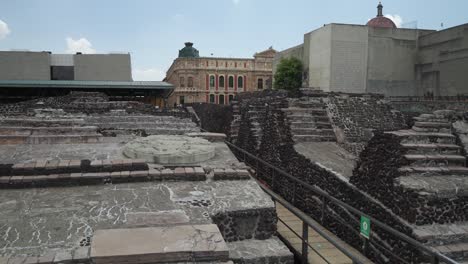 Vista-De-La-Pirámide-Del-Templo-Mayor-Del-Período-Posclásico-De-Mesoamérica-En-La-Ciudad-De-México