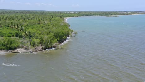 Desembocadura-Del-Río-Soco,-San-Pedro-De-Macoris-En-República-Dominicana