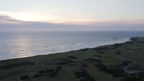 Wunderschöner-Sonnenuntergang-über-Den-Links-Am-Bandon-Dunes-Golf-Course-An-Der-Küste-Von-Oregon