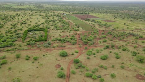Ruhiges-Luftpanorama-Der-Afrikanischen-Savanne-Im-Süden-Kenias
