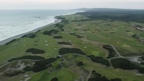 Scotland-Links-Style-Golf-Course-on-Coastline-of-Bandon,-Oregon---Aerial