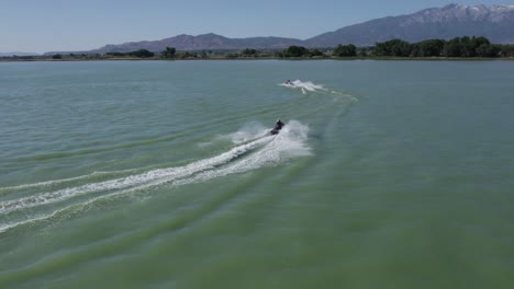 Jet-Ski-on-Utah-Lake,-recreational-activity
