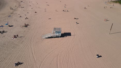 Aerial-footage-of-Venice-Beach.-Guards-booth