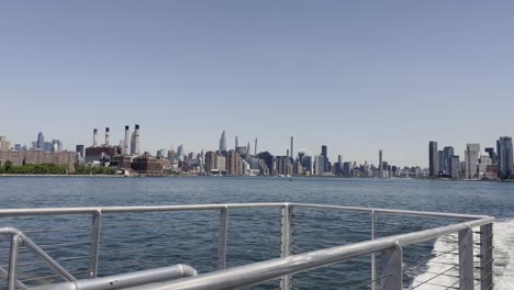 Public-transport-ferry-view-of-the-New-York-City-skyline