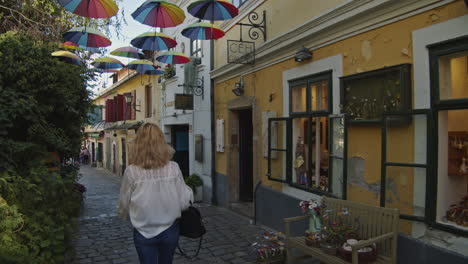 Bercsényi-street-scene-in-Szentendre-city