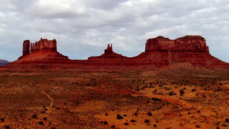 Aerial-footage-of-an-amazing-butte-near-the-border-of-Utah-and-Arizona