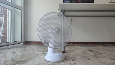 fan-at-home-high-temperature-heat