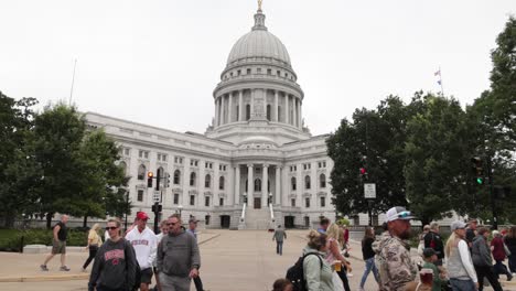 Wisconsin-state-capitol-building-with-people-walking-by-and-stable-video