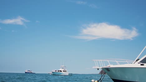 Sailing-yachts-at-Jaco-bay-in-Costa-Rica,-beautiful-boat,-Full-HD-Slow-Motion