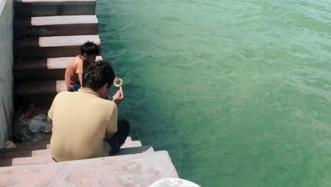 Niños-Pescando-En-Puerto-Progreso-Vida-En-Merida-Yucatan-Mexico
