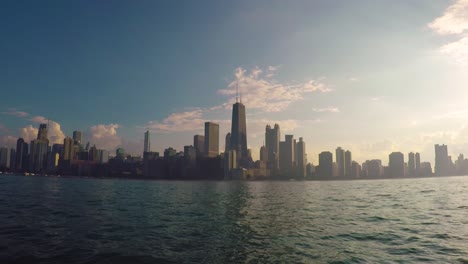 Erfrischende-Skyline-Von-Chicago-Mit-Blick-Auf-Den-Michigansee