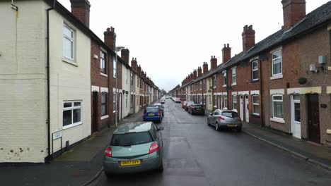 Luftaufnahmen-Der-Oldfield-Street-In-Einem-Der-ärmeren-Gebiete-Von-Stoke-On-Trent,-Reihenhäuser,-Armut-Und-Städtischer-Niedergang