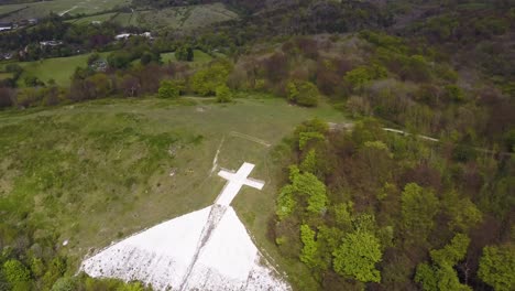 Aerial-footage-of-chiltern-hills-and-the-Whiteleaf-cross