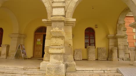 Close-up-Panning-shot-of-old-building-in-Citadel-Alba-Carolina-in-Alba-Iulia,-Tranilvania-,-Romanina