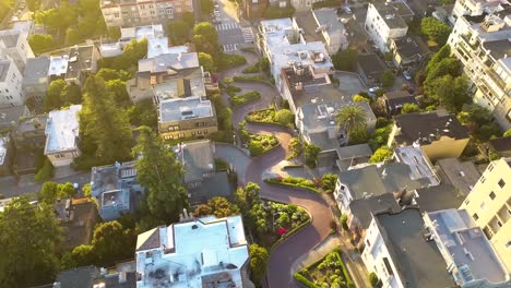 Aerial-View-of-San-Francisco's-Famous-Lombard-Street---4k