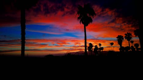 Santa-Monica-Pier-Magische-Stunde-Zeitraffer-Von-Sonnenuntergang-Bis-Dunkelheit