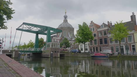 Canales-De-Leiden,-Países-Bajos