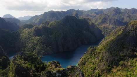 Luftaufnahme-Der-Blauen-Lagune-In-Coron,-Palawan,-Philippinen