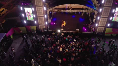 Bandlaunch-Zum-Karneval-2020-In-Trinidad-Und-Tobago-Tanzen-Auf-Der-Bühne