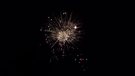 Fourth-of-July-fireworks-in-Boulder,-Colorado